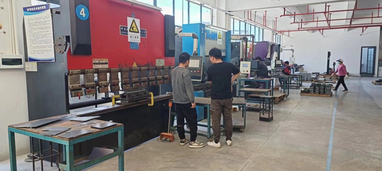 广州佳满钣金机柜设备有限公司钣金加工车间